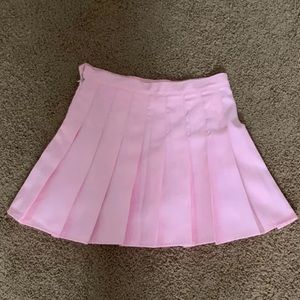 Pink pleated skirt